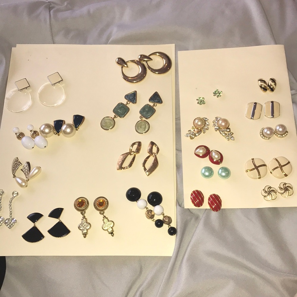 21 pairs of earrings